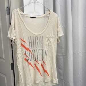 TRULY MADLY DEEPLY -HIGH SOCIETY Distressed Creme Graphic Tee sz S